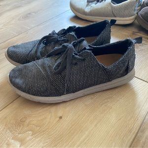 TOMS Charoal Sneakers W 9.5